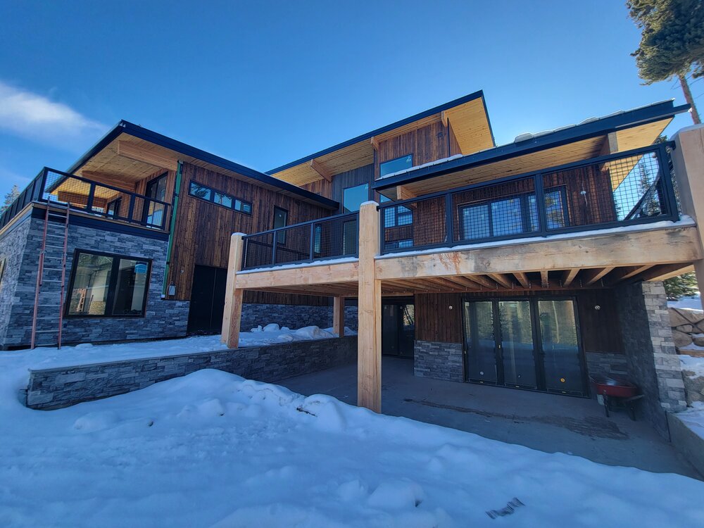 Exterior of a modern Colorado home in mountain setting